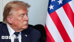 Trumpas sako, kad susitarimas dėl karo su Iranu užbaigimo jau pasirašytas, o detalės bus paskelbtos „gana greitai“